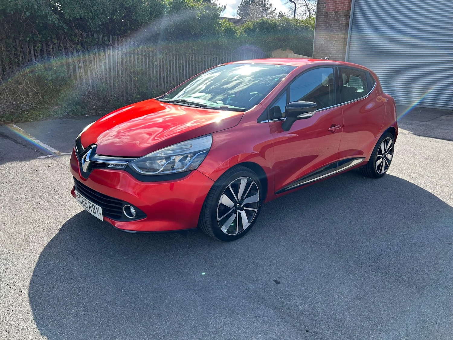 Used Renault Clio 2015 for sale - 77890713: Photo 2