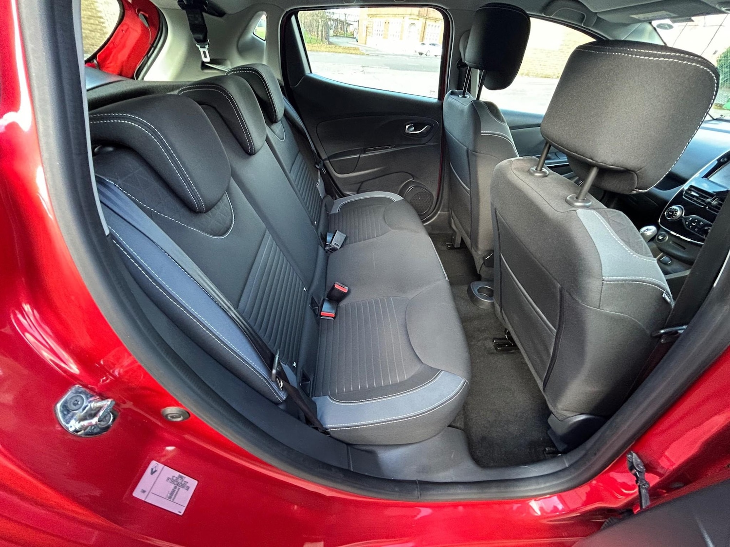 Used Renault Clio 2015 for sale - 77890713: Photo 21