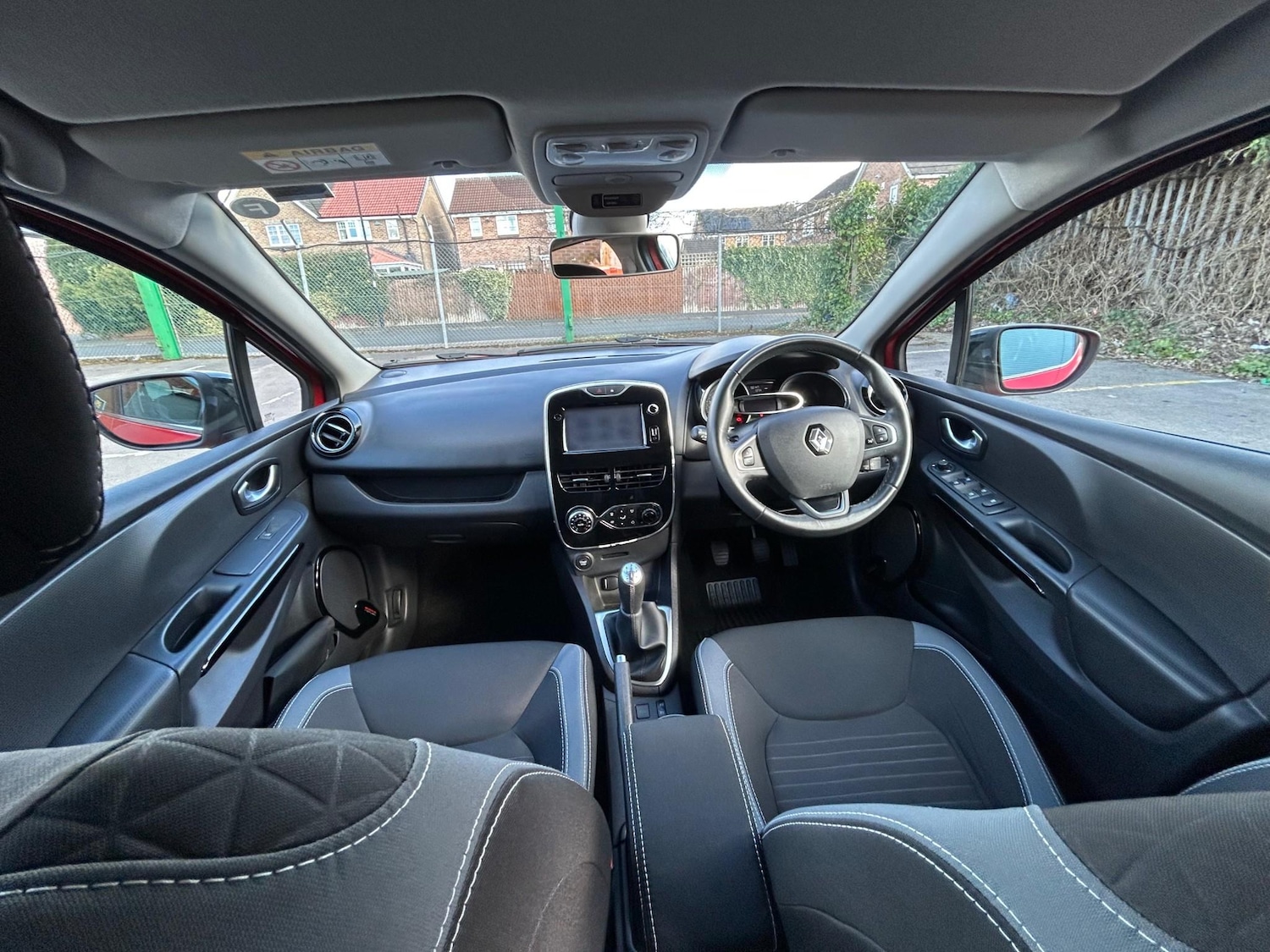 Used Renault Clio 2015 for sale - 77890713: Photo 22