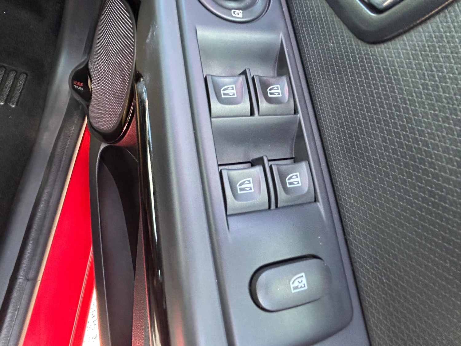 Used Renault Clio 2015 for sale - 77890713: Photo 40