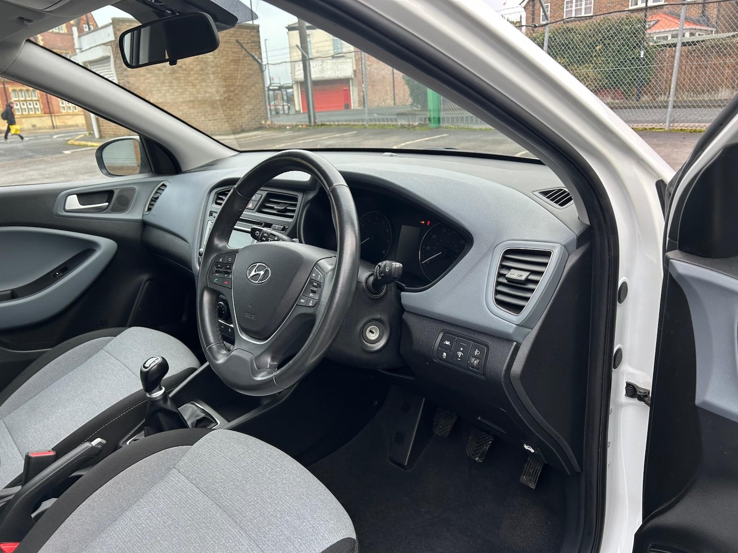 Used Hyundai i20 2016 for sale - 77013829: Photo 17