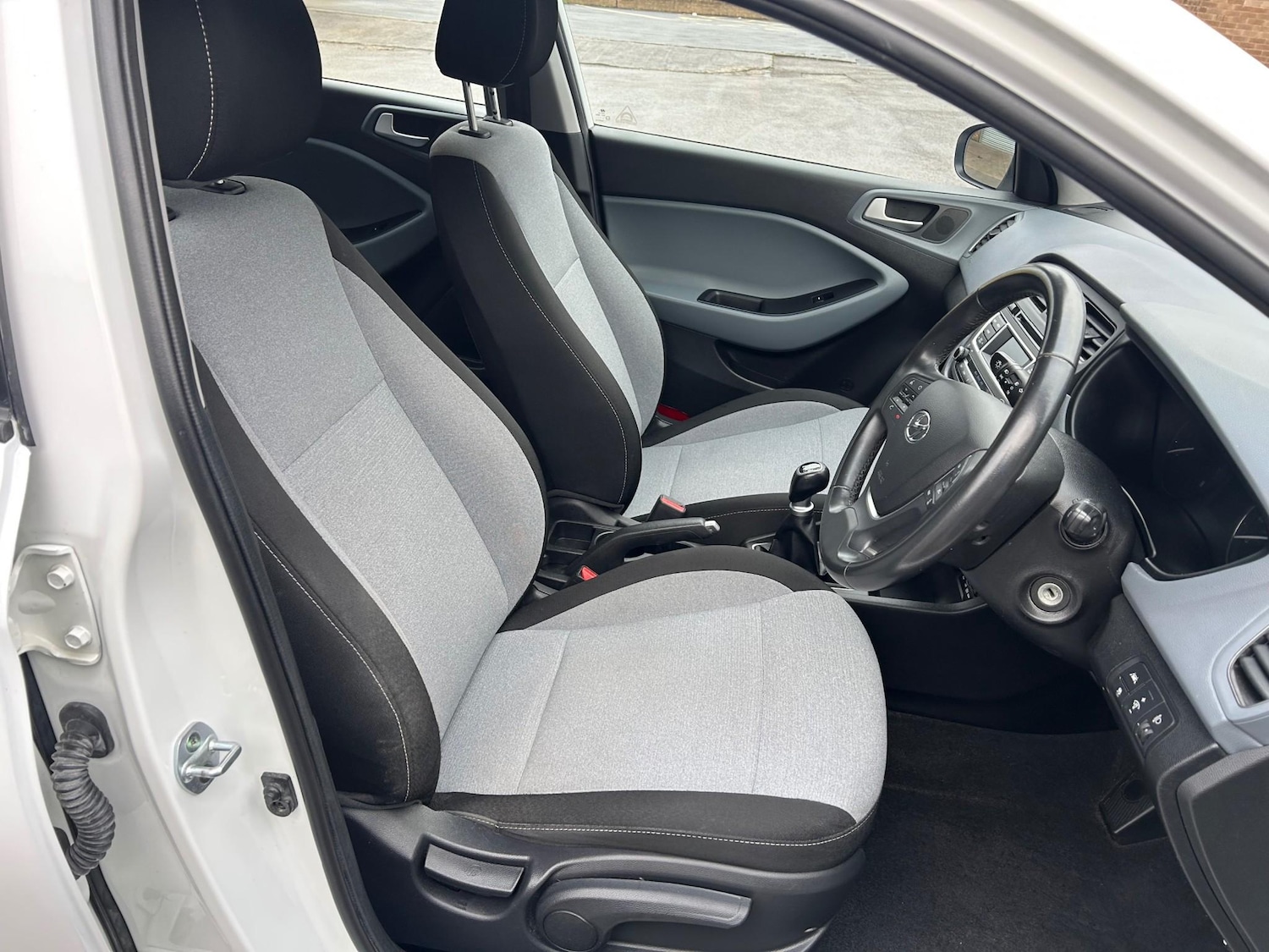 Used Hyundai i20 2016 for sale - 77013829: Photo 19