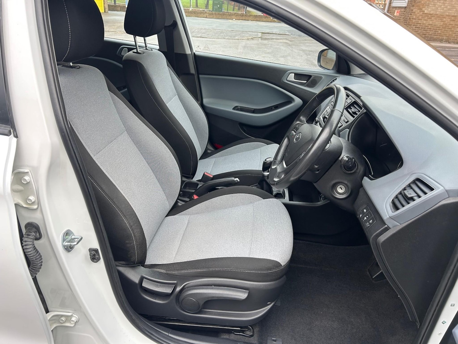 Used Hyundai i20 2016 for sale - 77013829: Photo 21