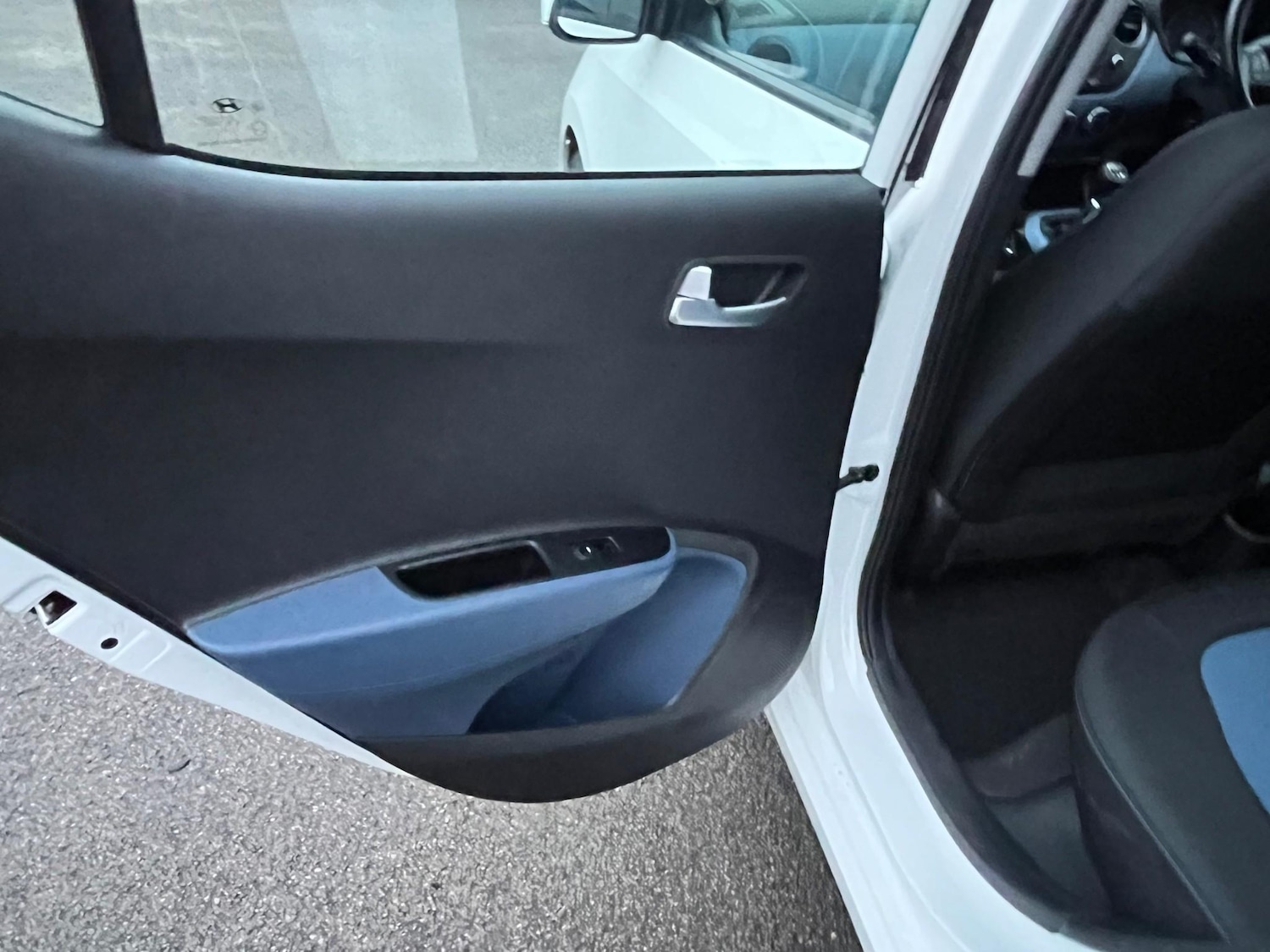 Used Hyundai i10 2016 for sale - 76641436: Photo 24