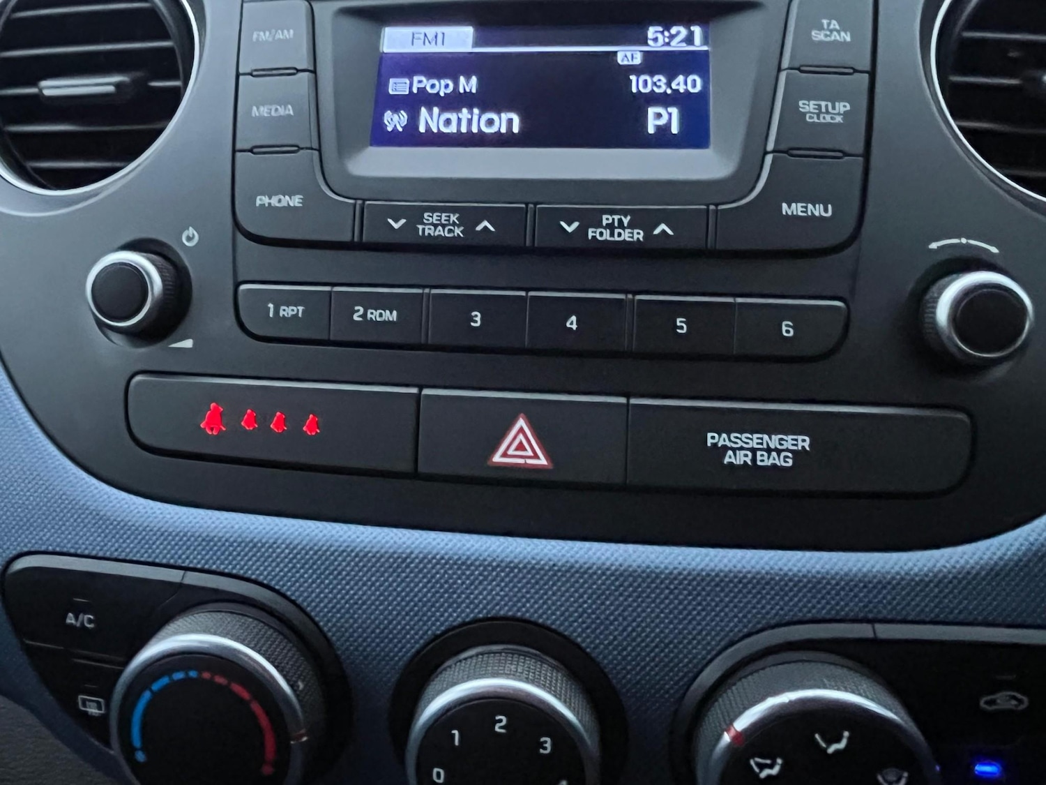 Used Hyundai i10 2016 for sale - 76641436: Photo 29