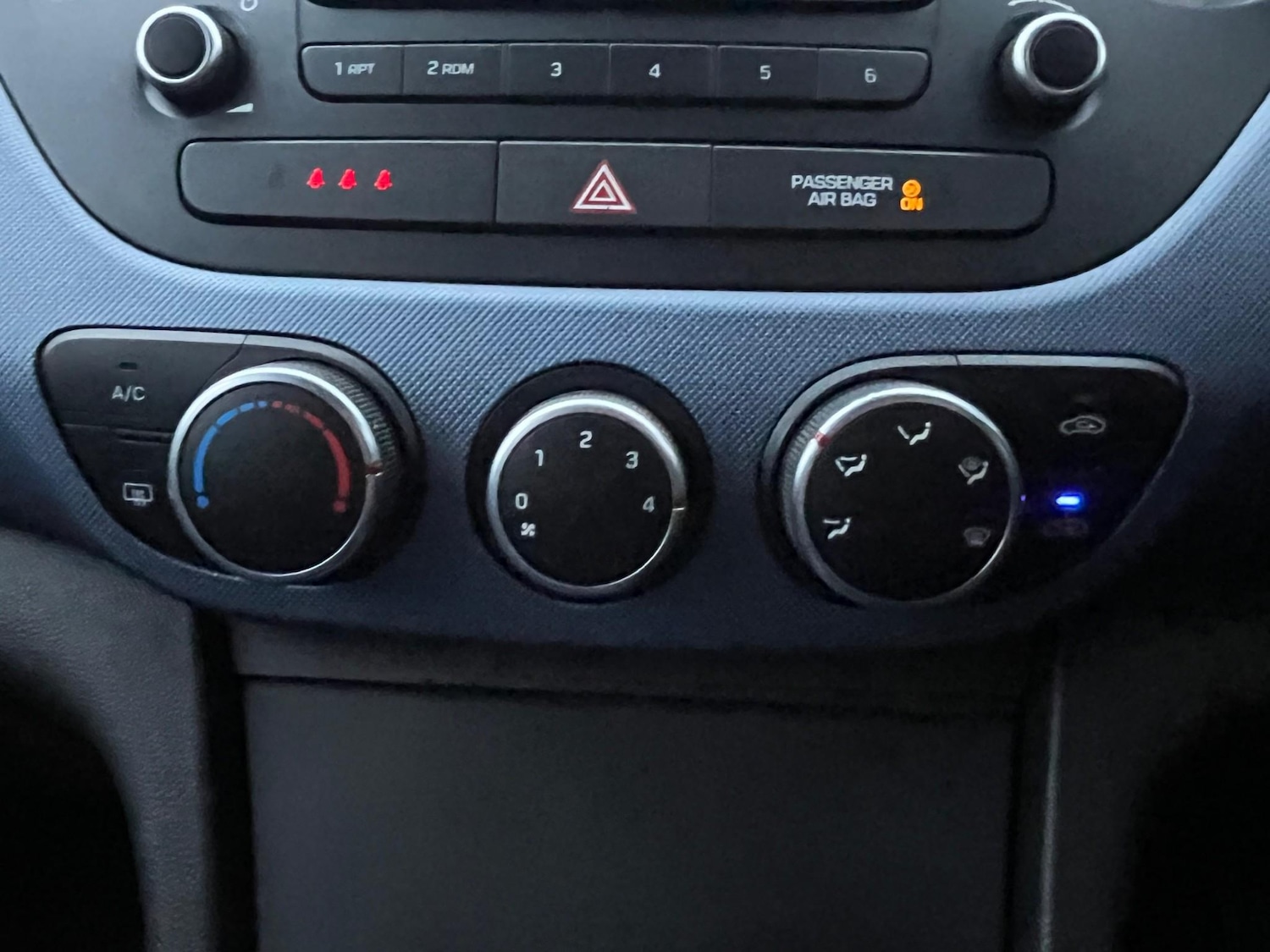 Used Hyundai i10 2016 for sale - 76641436: Photo 30