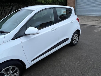 Used Hyundai i10 2016 for sale - 76641436: Photo