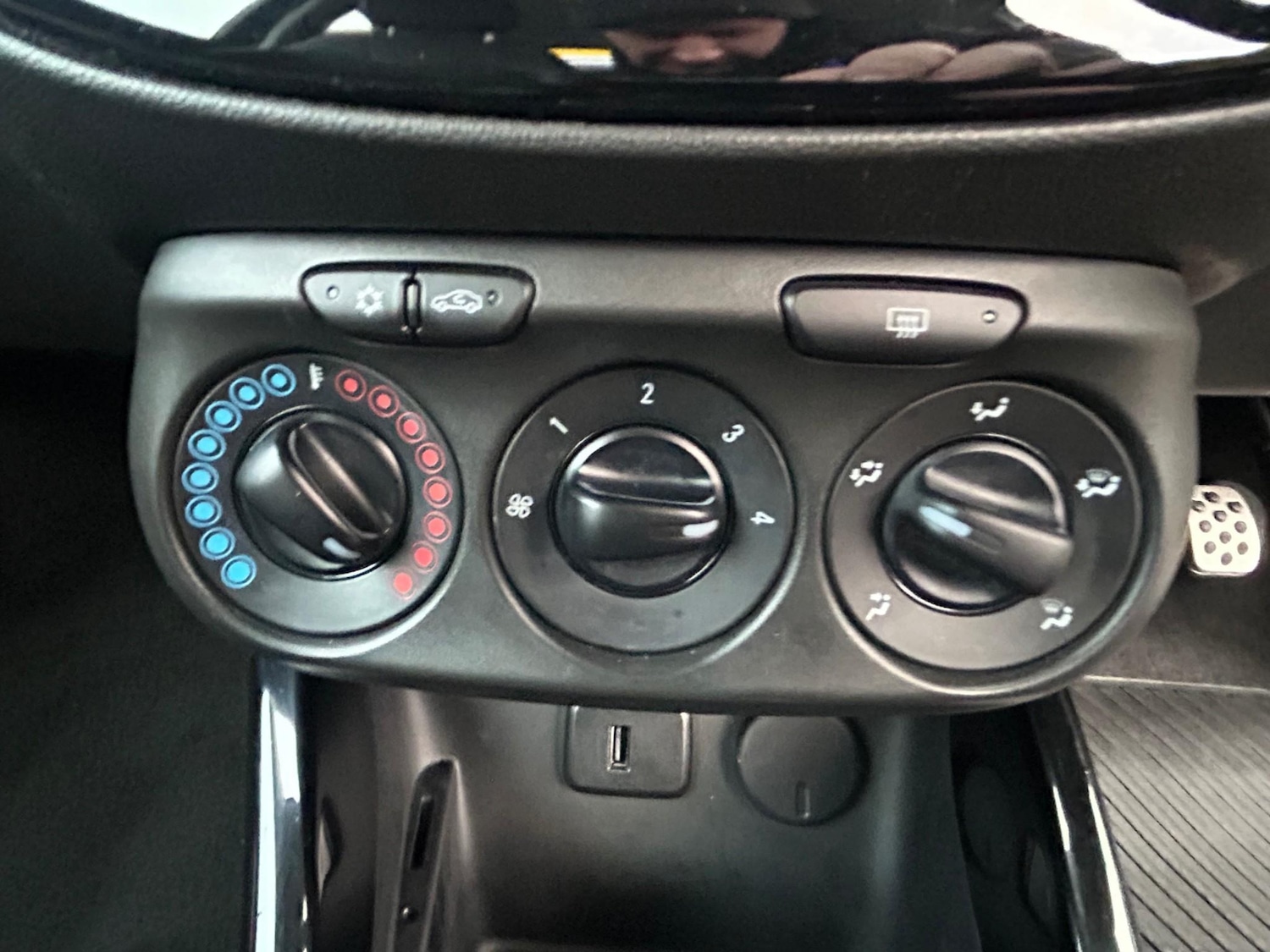 Used Vauxhall ADAM 2018 for sale - 77013830: Photo 25