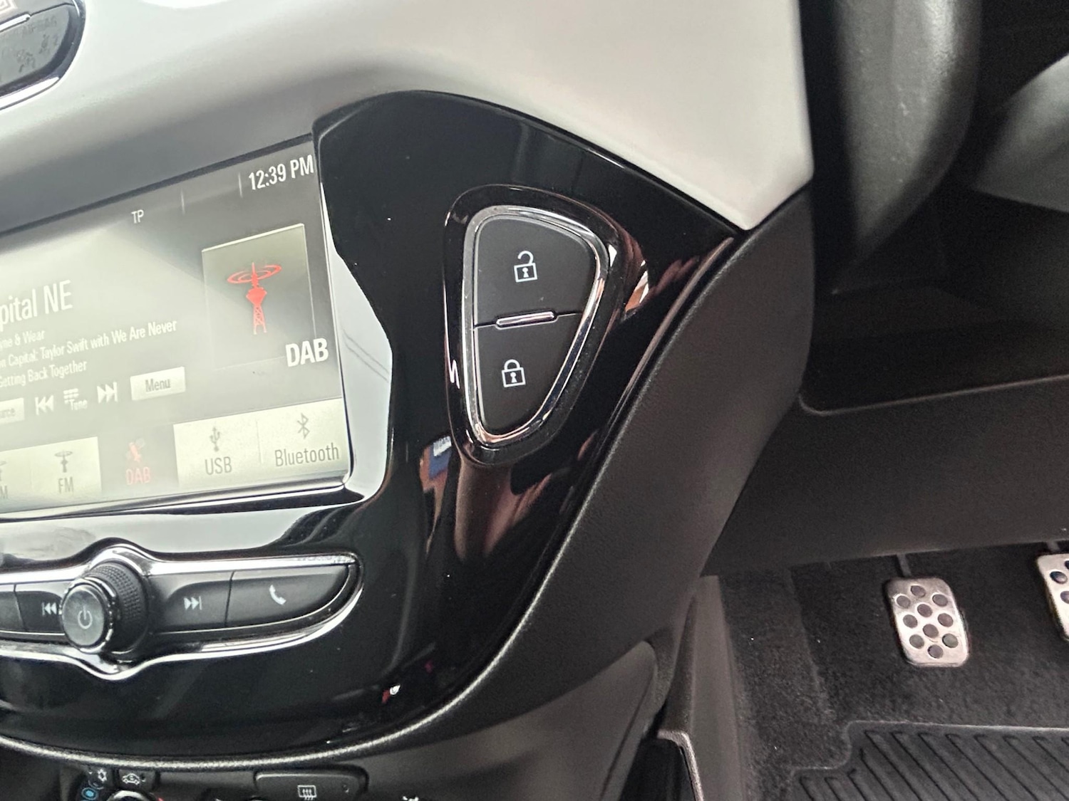 Used Vauxhall ADAM 2018 for sale - 77013830: Photo 31