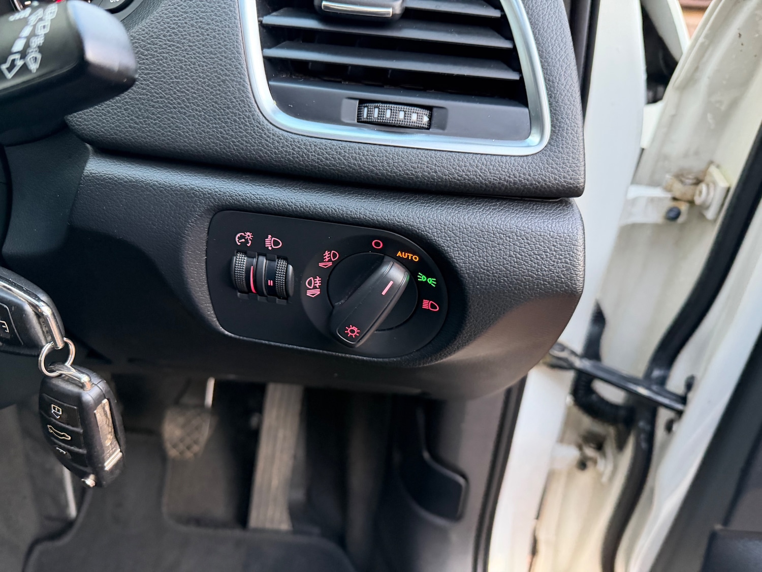 Used Audi Q3 2013 for sale - 76909300: Photo 12