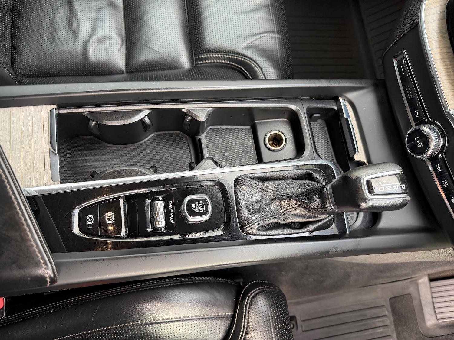 Used Volvo XC60 2018 for sale - 77533639: Photo 15