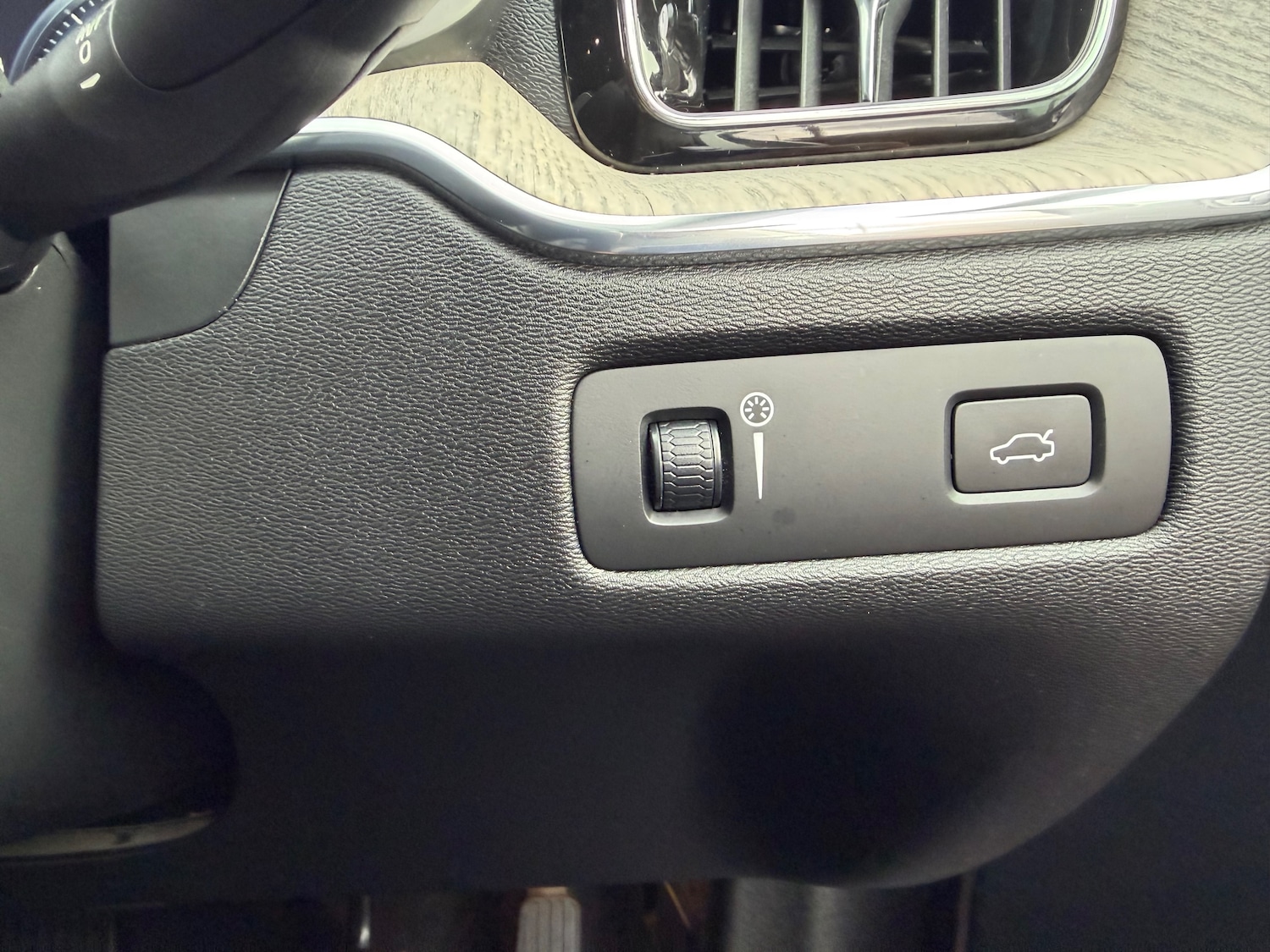 Used Volvo XC60 2018 for sale - 77533639: Photo 17