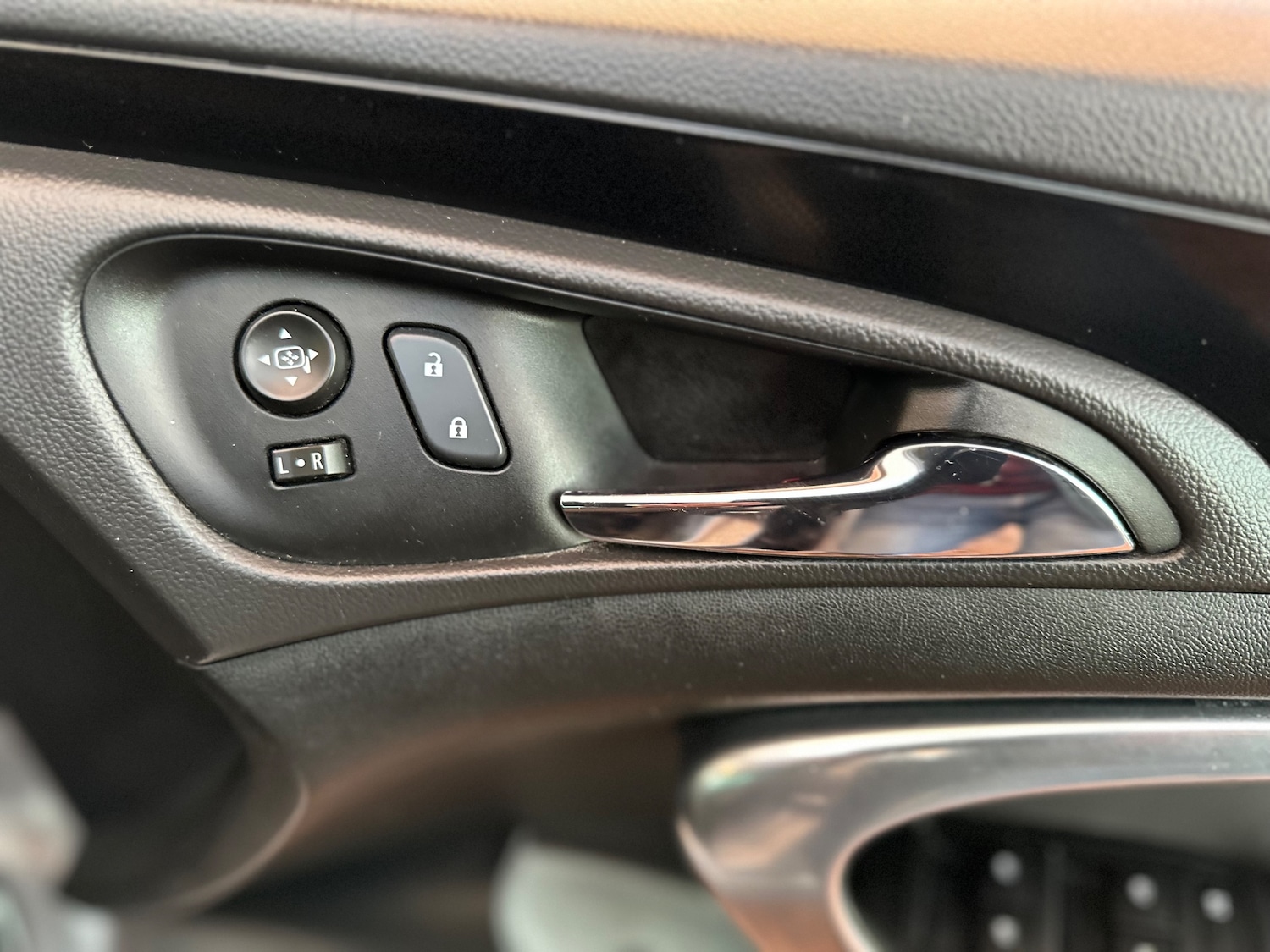 Used Vauxhall Insignia 2016 for sale - 76641662: Photo 9