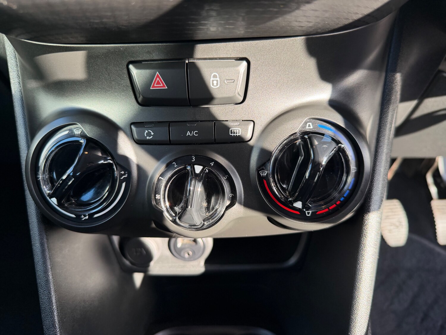 Used Peugeot 208 for sale - 77733428: Photo 25