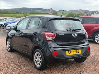 Used Hyundai i10 2017 for sale - 78591097: Photo