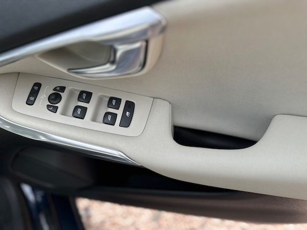 Used Volvo V40 2013 for sale - 75314643: Photo 10