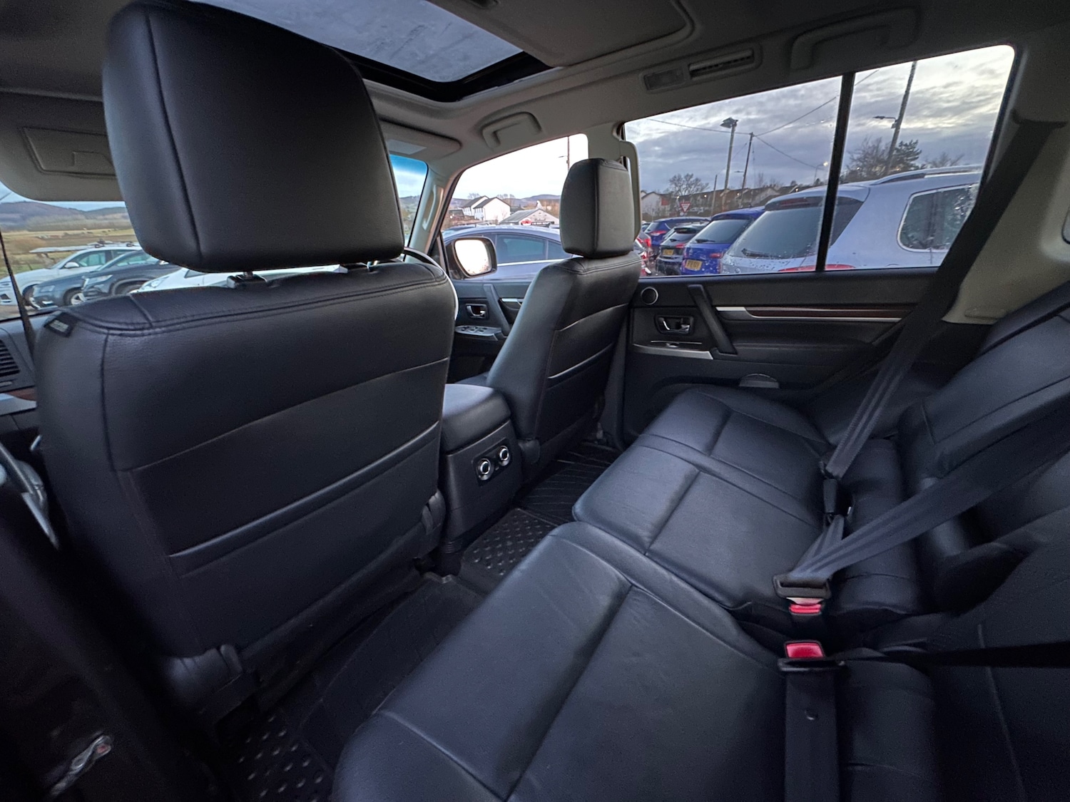 Used Mitsubishi Shogun 2014 for sale - 76754760: Photo 9