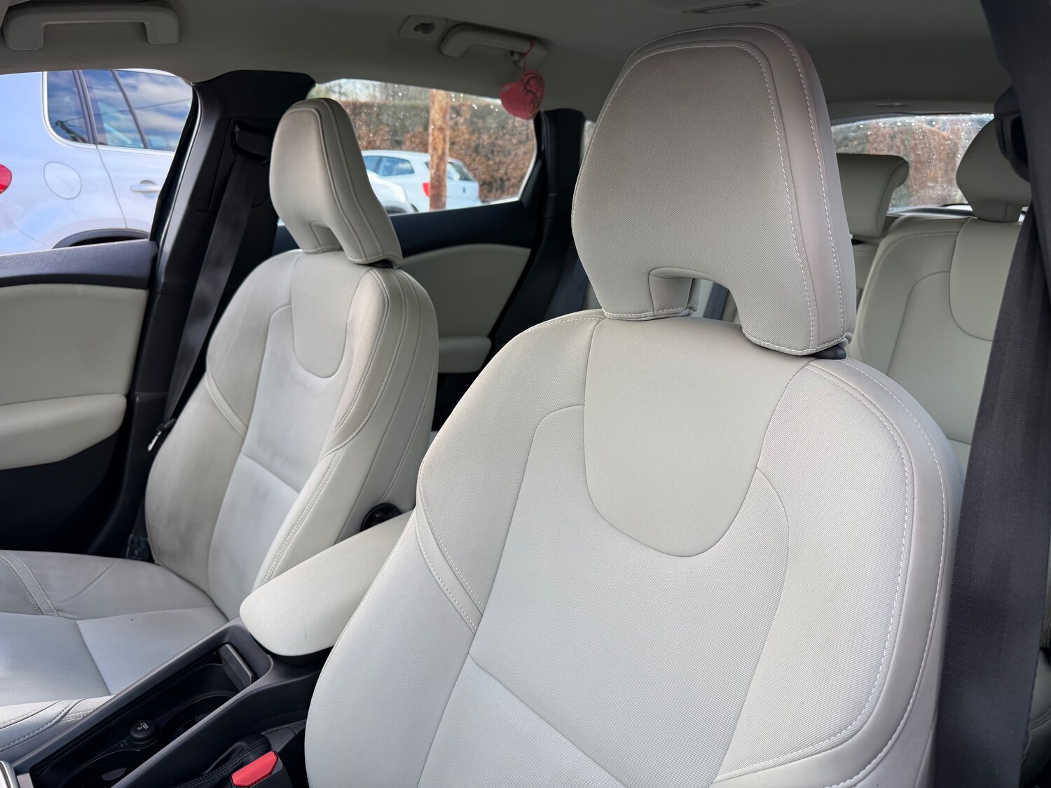 Used Volvo V40 2013 for sale - 77791702: Photo 15