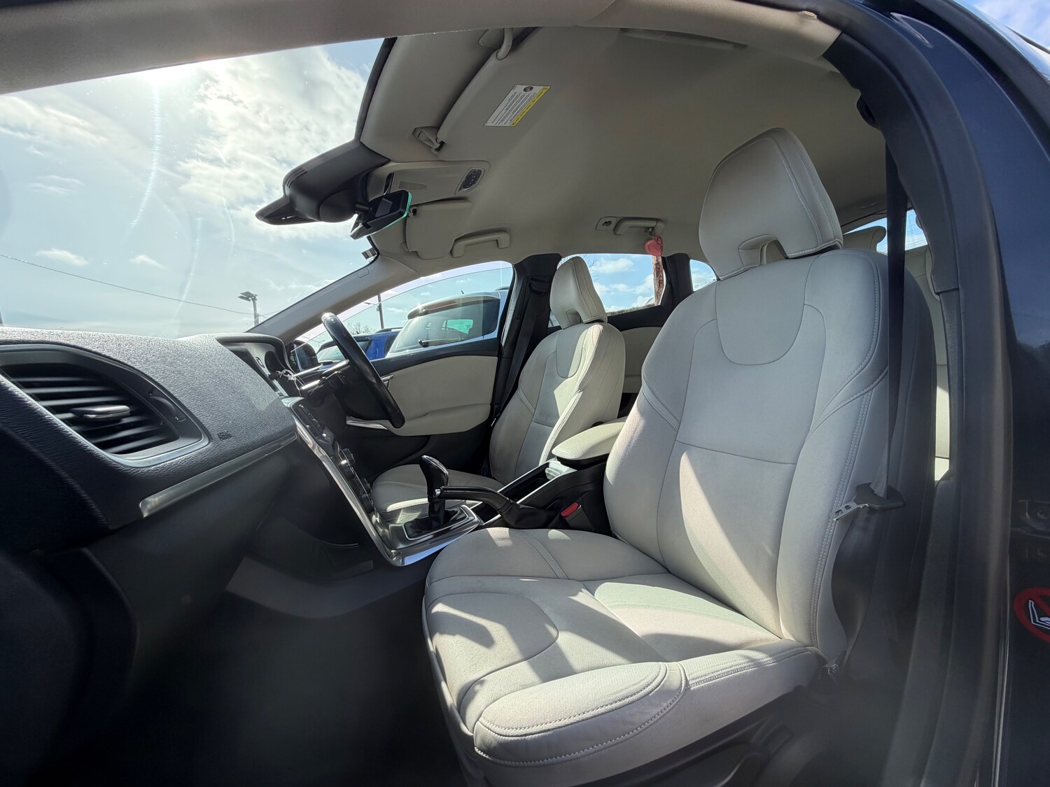 Used Volvo V40 2013 for sale - 77951743: Photo 13