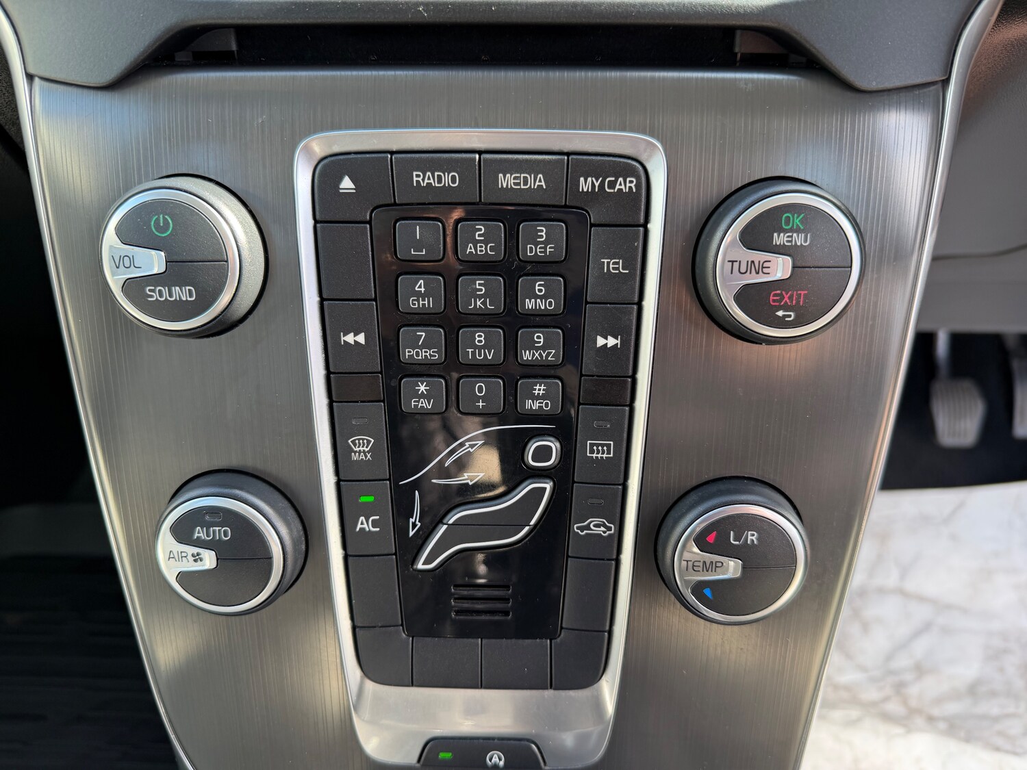 Used Volvo V40 2013 for sale - 77951743: Photo 23