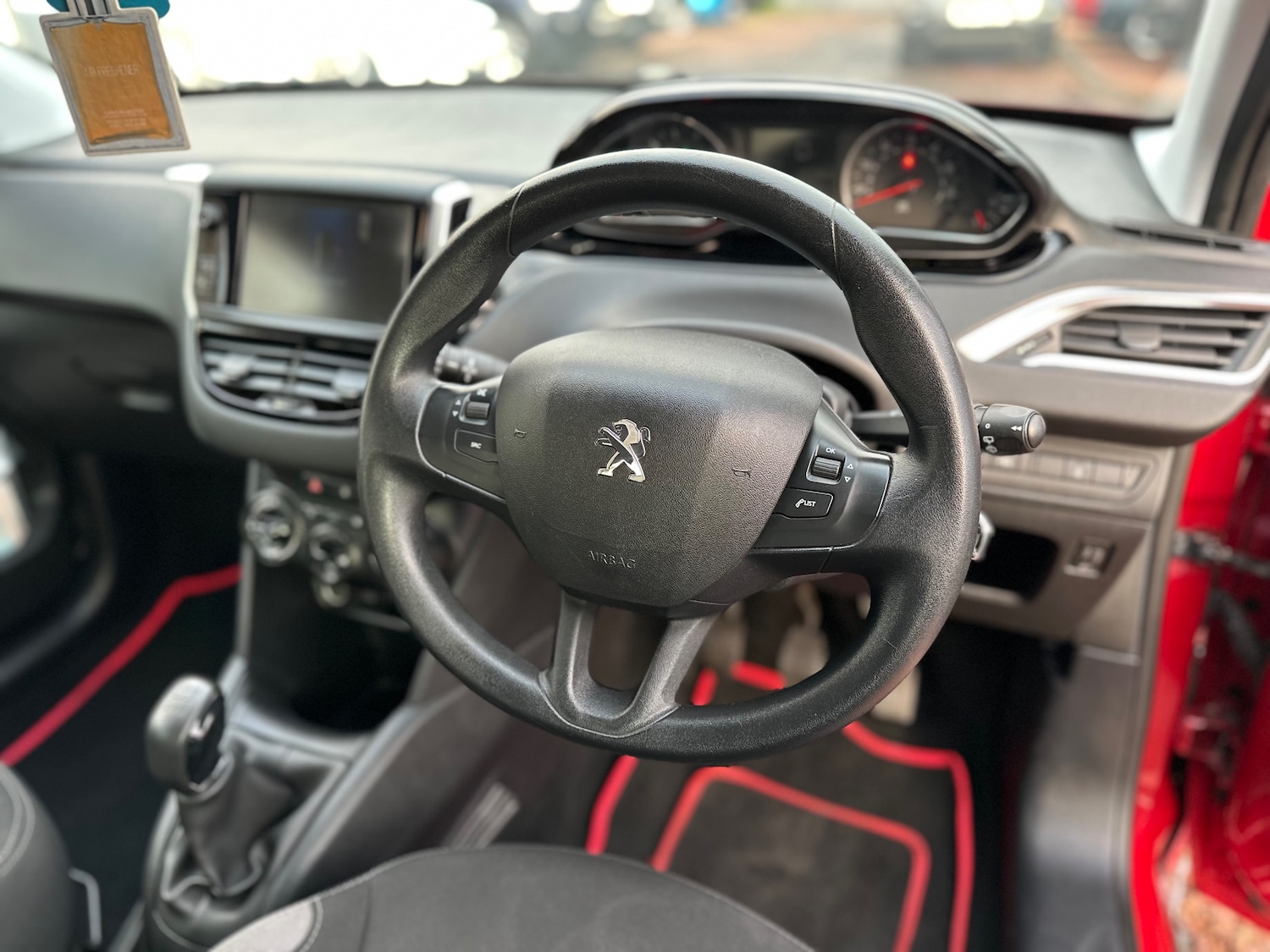 Used Peugeot 208 2013 for sale - 76495795: Photo 11