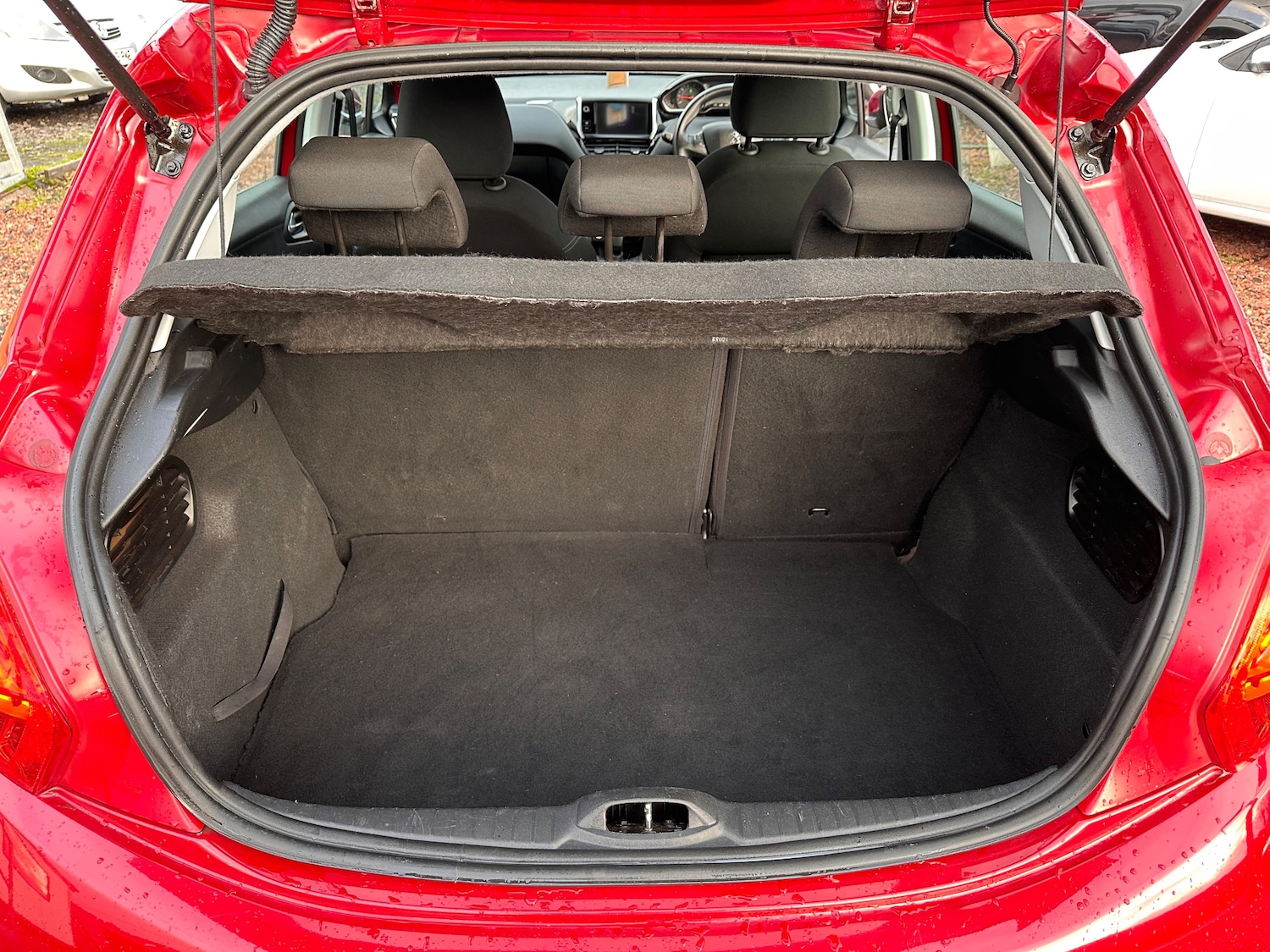 Used Peugeot 208 2013 for sale - 76495795: Photo 15