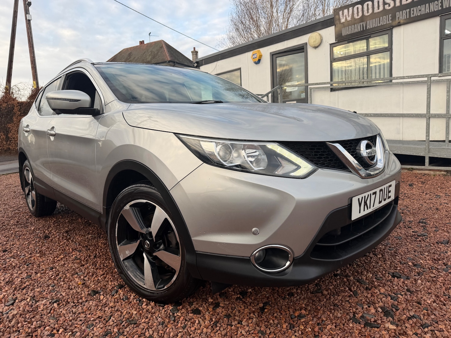 Used Nissan Qashqai 2017 for sale - 76949820: Photo 2