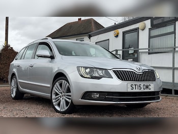 Used Skoda Superb 2015 for sale - 77989792: Photo