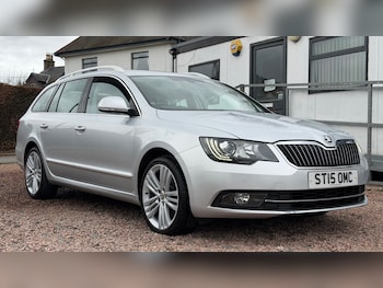 Used Skoda Superb 2015 for sale - 77989792: Photo