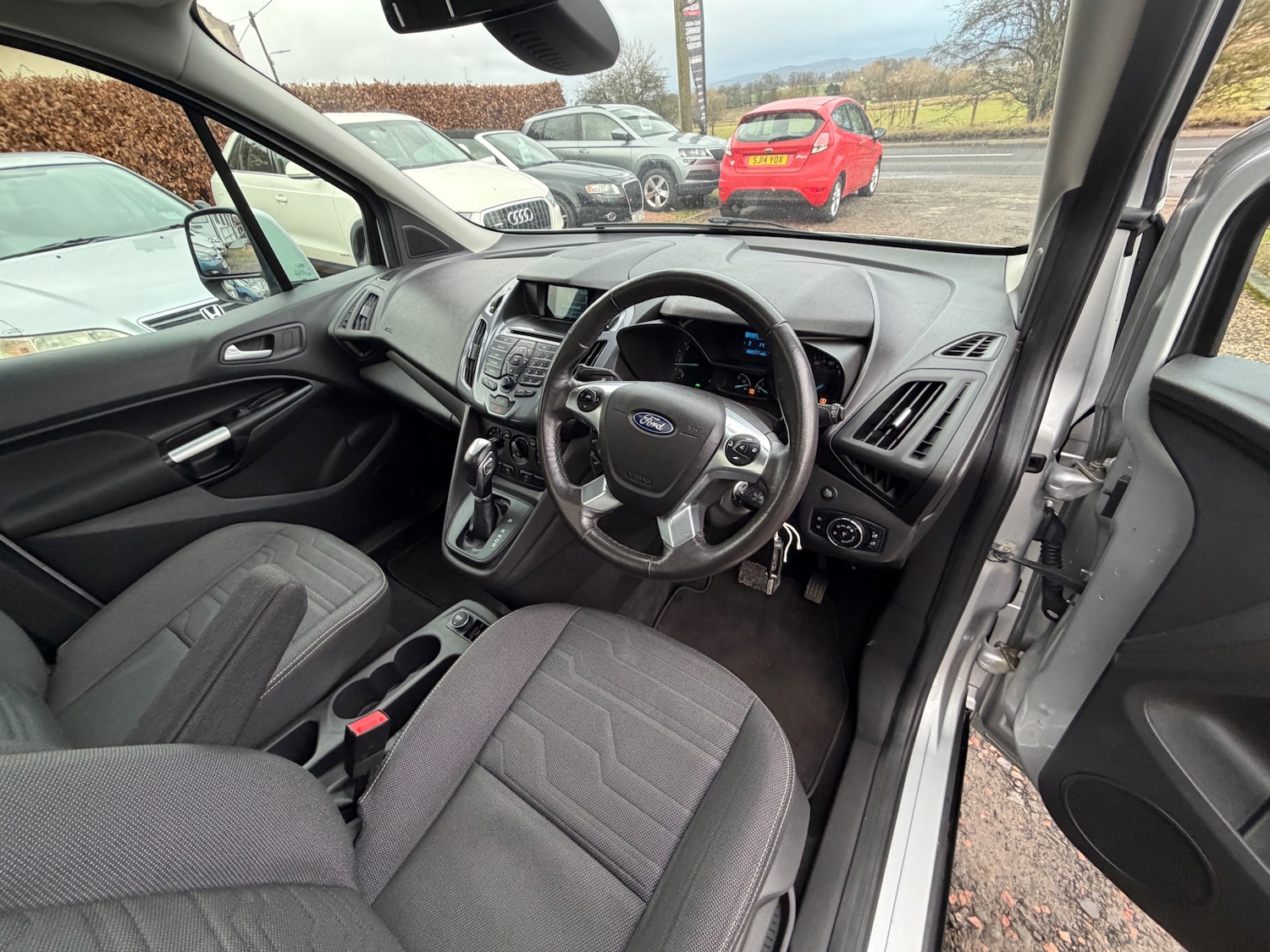 Used Ford Grand Tourneo Connect 2018 for sale - 77276777: Photo 12