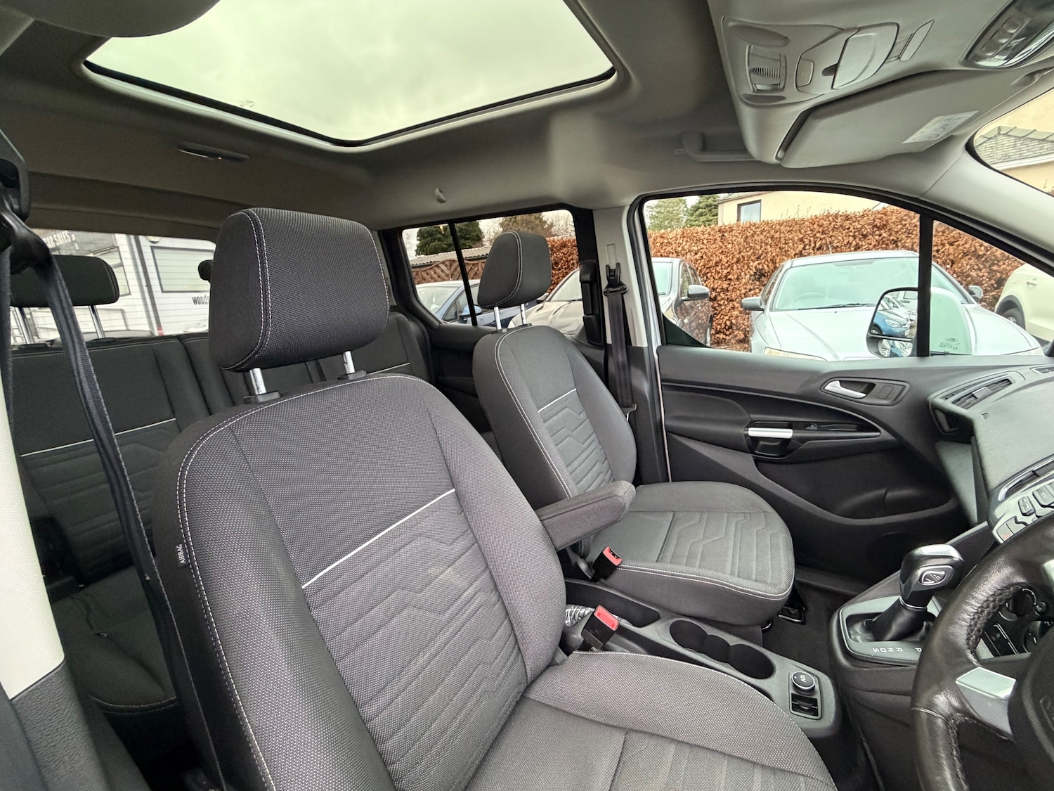 Used Ford Grand Tourneo Connect 2018 for sale - 77276777: Photo 17