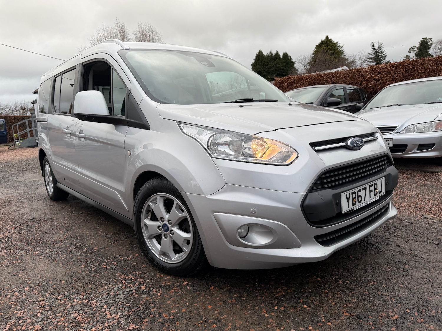 Used Ford Grand Tourneo Connect 2018 for sale - 77276777: Photo 2