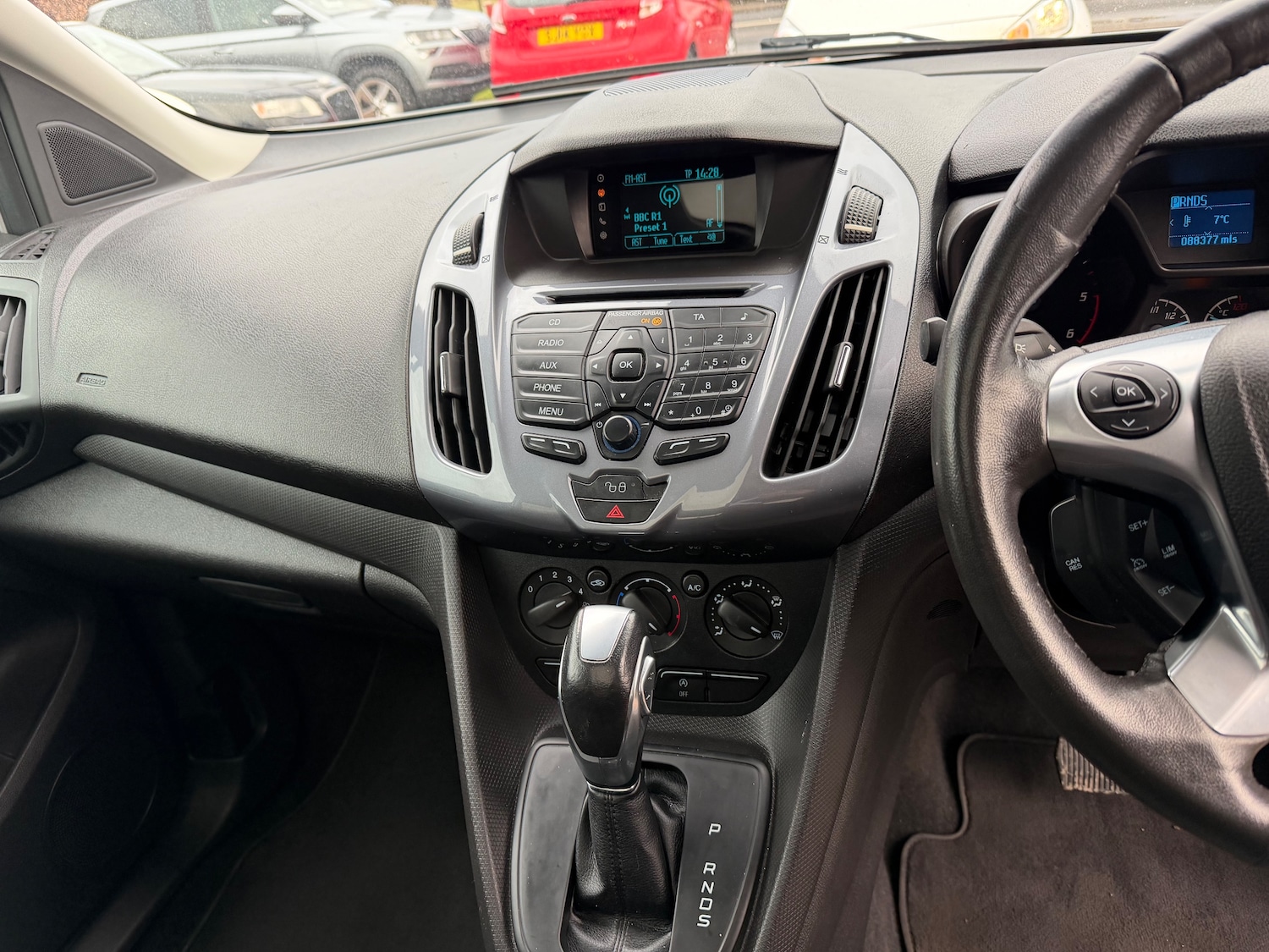 Used Ford Grand Tourneo Connect 2018 for sale - 77276777: Photo 24