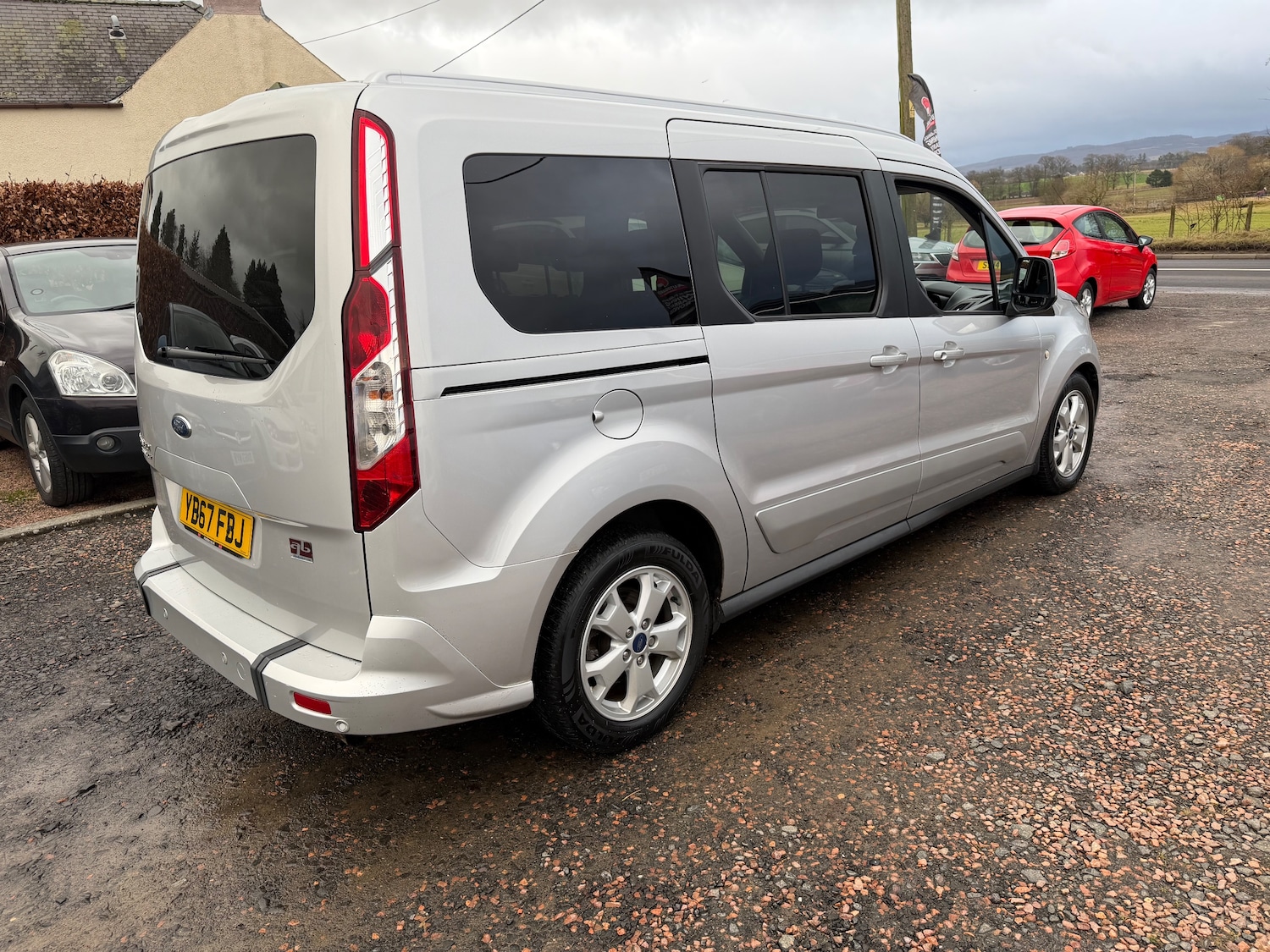 Used Ford Grand Tourneo Connect 2018 for sale - 77276777: Photo 3