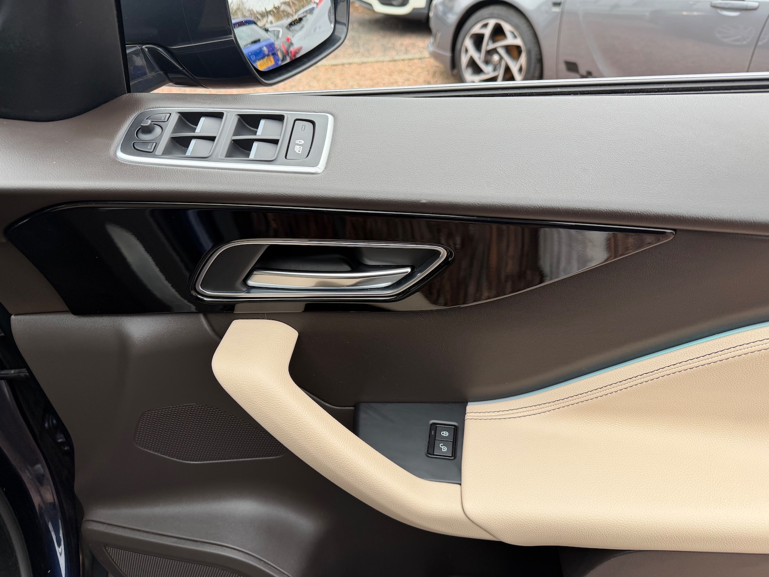 Used Jaguar F-Pace 2016 for sale - 76905169: Photo 11