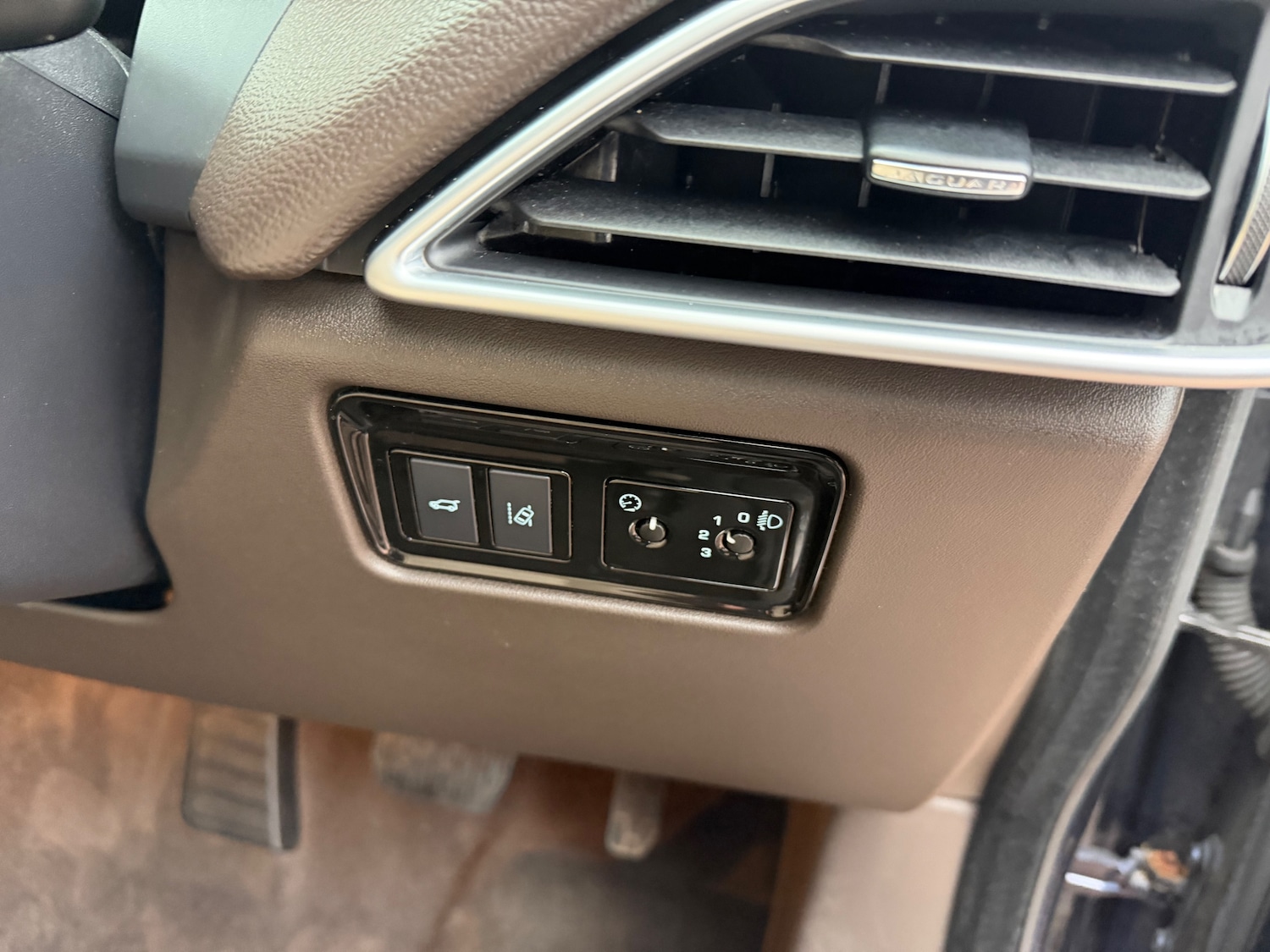 Used Jaguar F-Pace 2016 for sale - 76905169: Photo 14