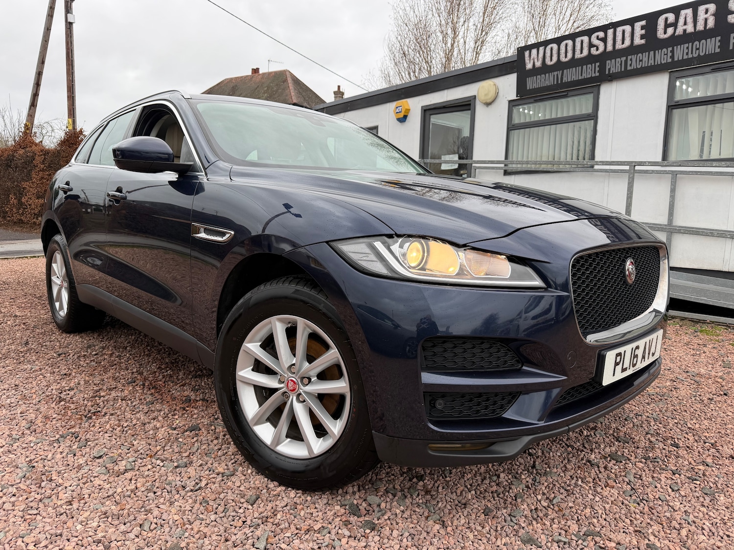 Used Jaguar F-Pace 2016 for sale - 76905169: Photo 2