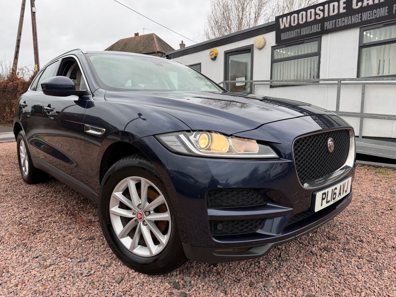 Used Jaguar F-Pace 2016 for sale - 76905169: Photo 3