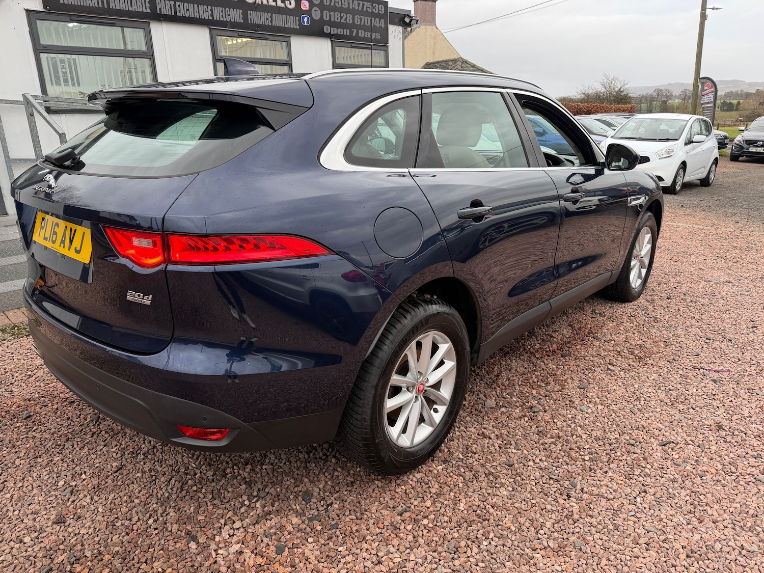 Used Jaguar F-Pace 2016 for sale - 76905169: Photo 4