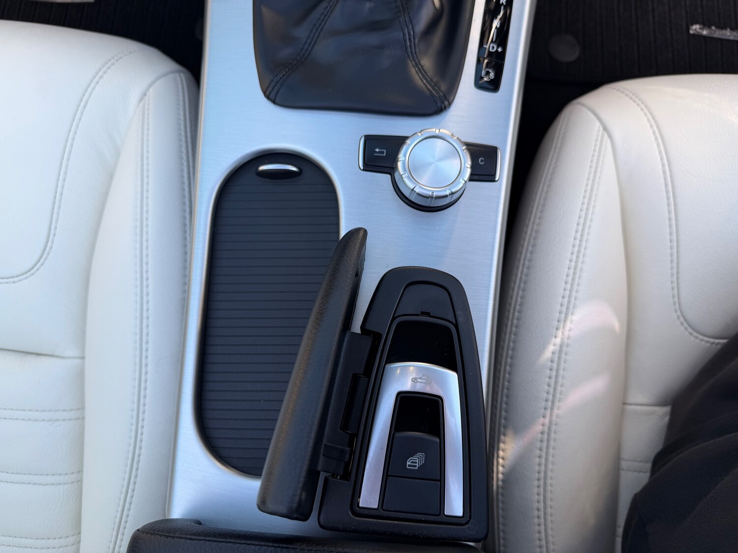 Used Mercedes-Benz SLK 2014 for sale - 78092296: Photo 17