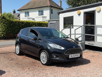 Used Ford Fiesta 2015 for sale - 79270285: Photo