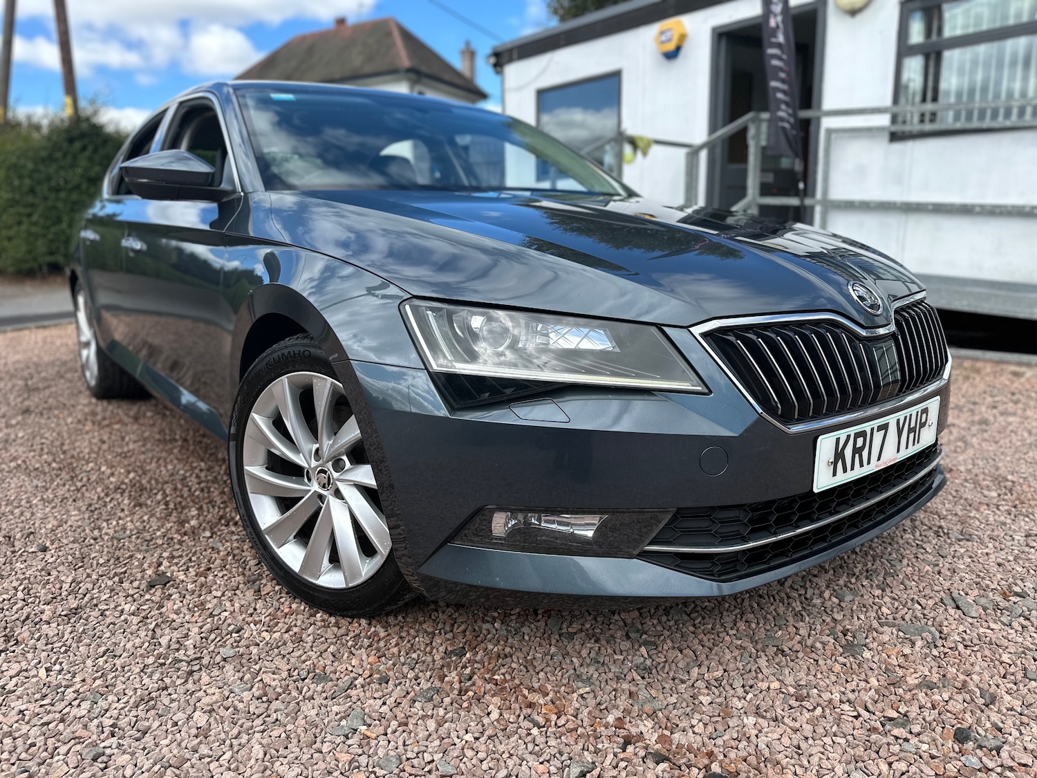 Used Skoda Superb 2017 for sale - 75974963: Photo 2