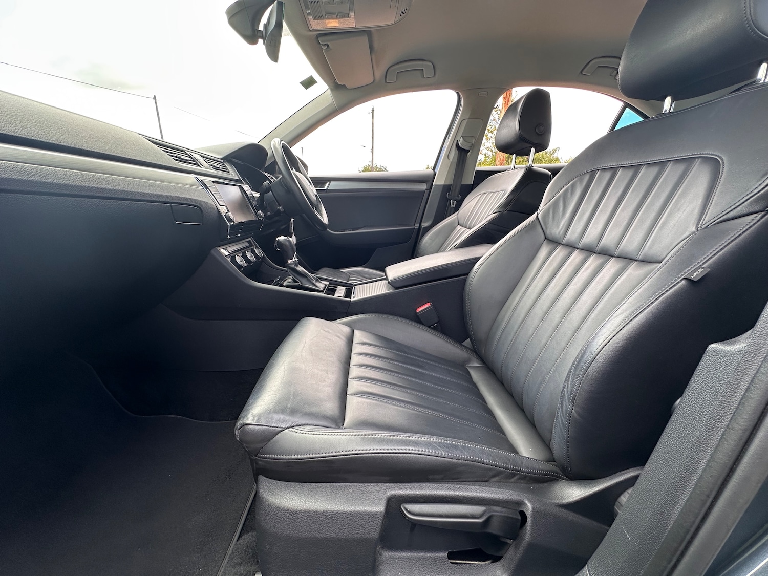 Used Skoda Superb 2017 for sale - 75974963: Photo 28