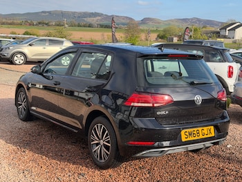 Used Volkswagen Golf 2018 for sale - 78383094: Photo