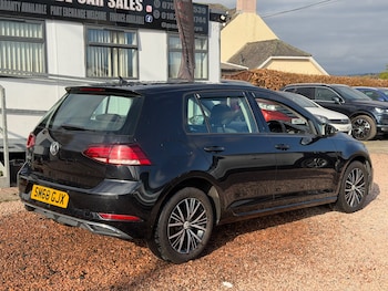 Used Volkswagen Golf 2018 for sale - 78383094: Photo