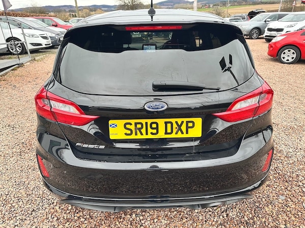 Used Ford Fiesta 2019 for sale - 74747950: Photo 3