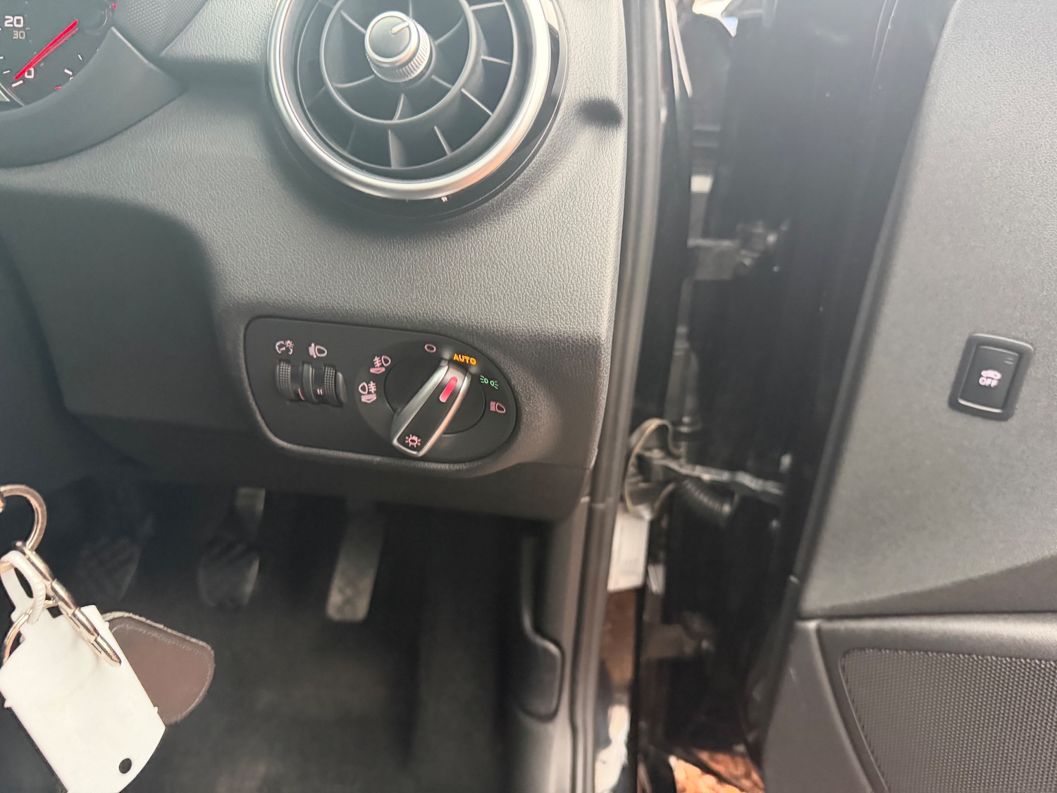 Used Audi A1 2015 for sale - 77408904: Photo 8