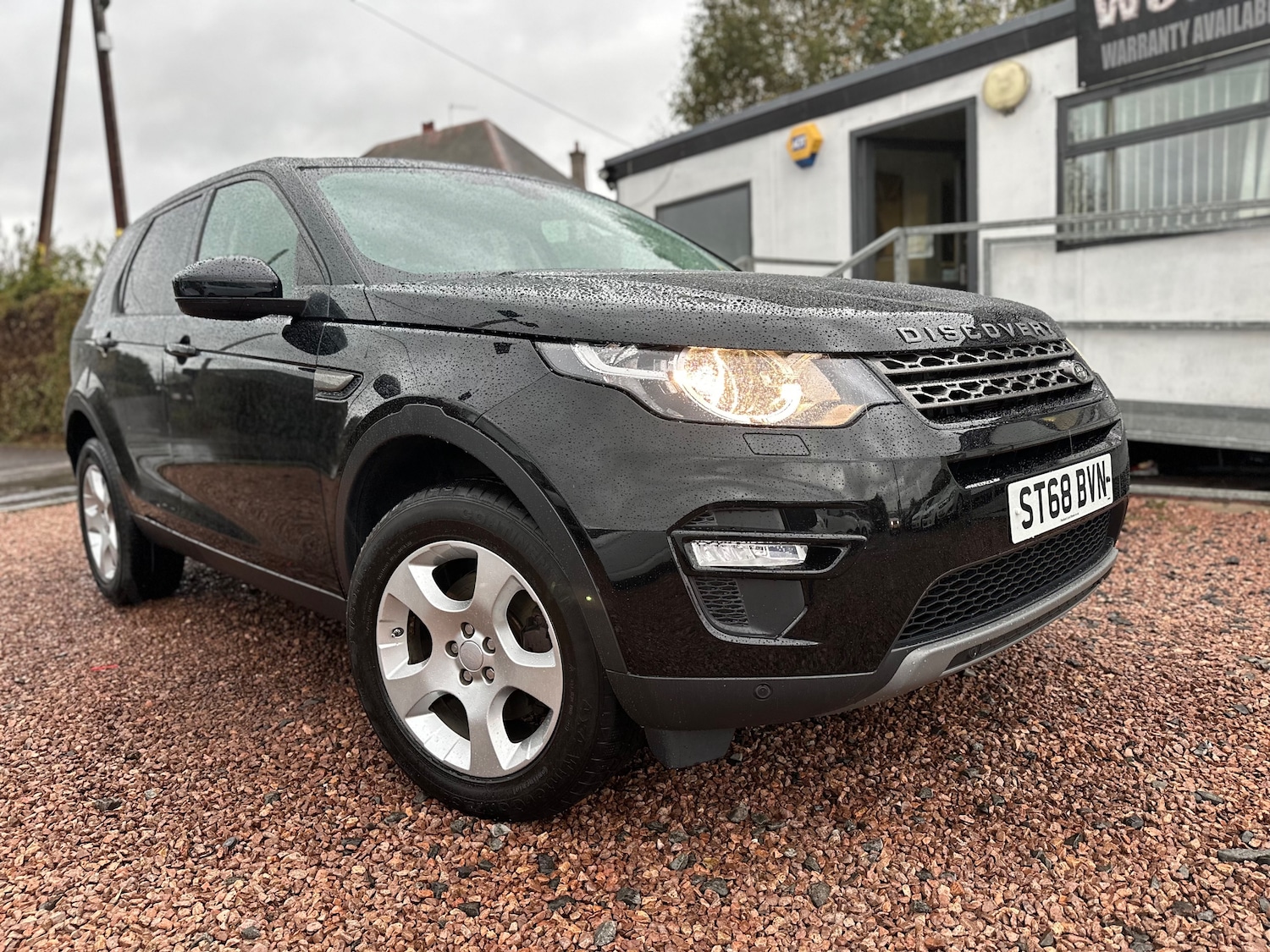 Used Land Rover Discovery Sport 2018 for sale - 76165154: Photo 2