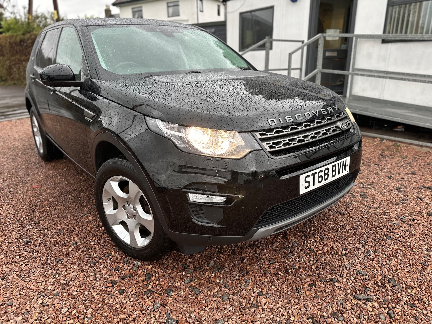 Used Land Rover Discovery Sport 2018 for sale - 76165154: Photo 3