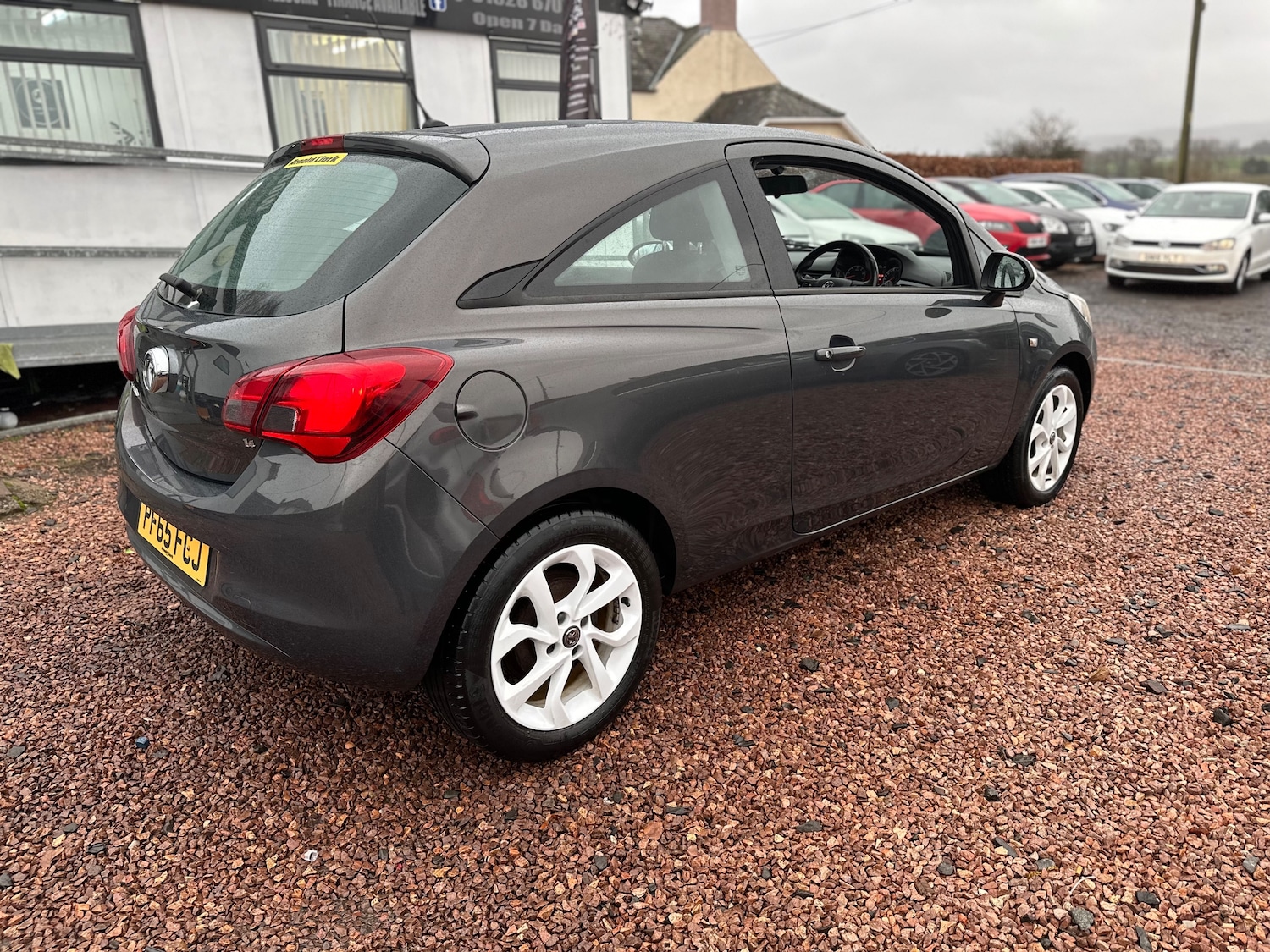 Used Vauxhall Corsa 2015 for sale - 76731739: Photo 3